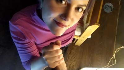 典型的俄罗斯家庭色情片,有小弟弟的情节,有很深的口水。